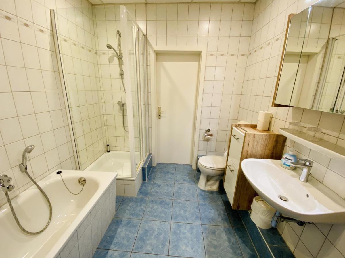 Promenadenblick/Captains-Suite Rostock Exterior photo
